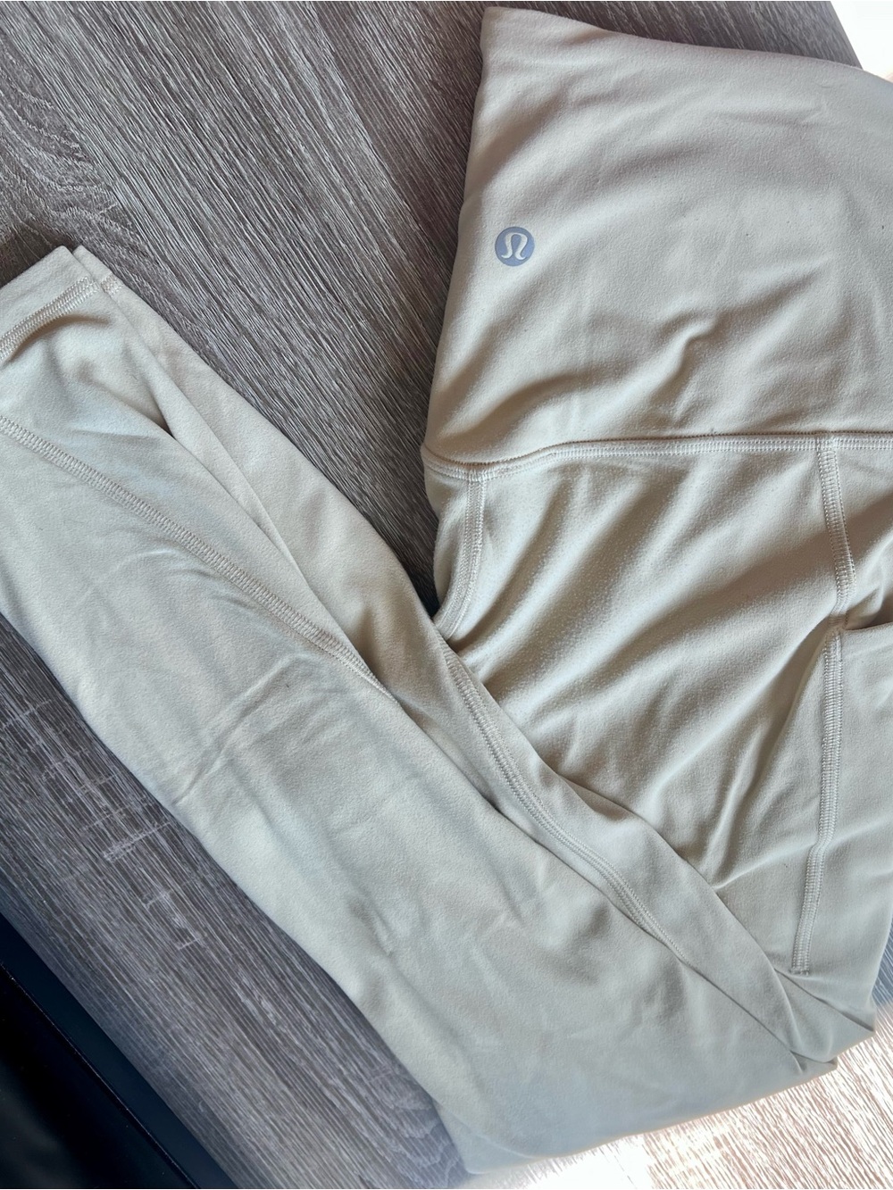 lululemon athletica Women’s Pale Yellow/Cream Colored Leggings